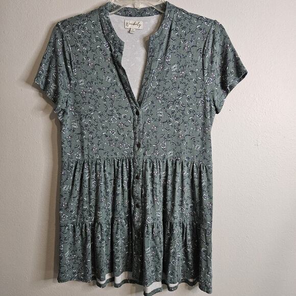 Wonderly Women's S Tiered Tunic Top Green Floral ButtonDown Short Sleeve V-neck - Picture 1 of 9